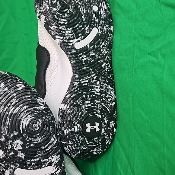 Under Armour UA GS ZONE BB 2 COOL SNEAKERS - Picture 6 of 10